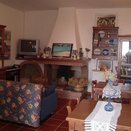Villa Patrizia B&B Sul Lago Capoterra Extérieur photo
