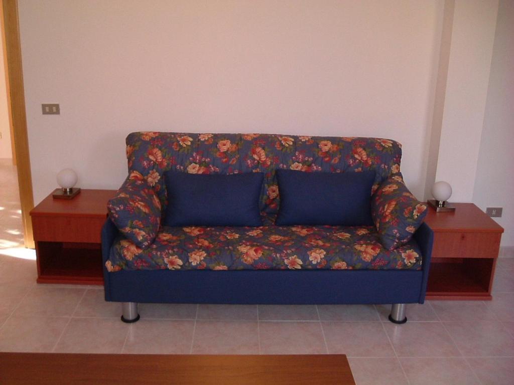 Villa Patrizia B&B Sul Lago Capoterra Extérieur photo
